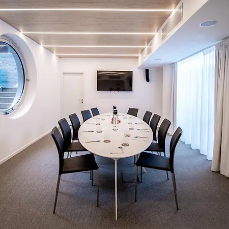 Innside By Melia Torre Galfa Отель Милан